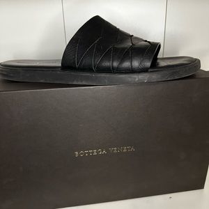 BOTTEGA VENTA BLACK SLIDES MEN’S
